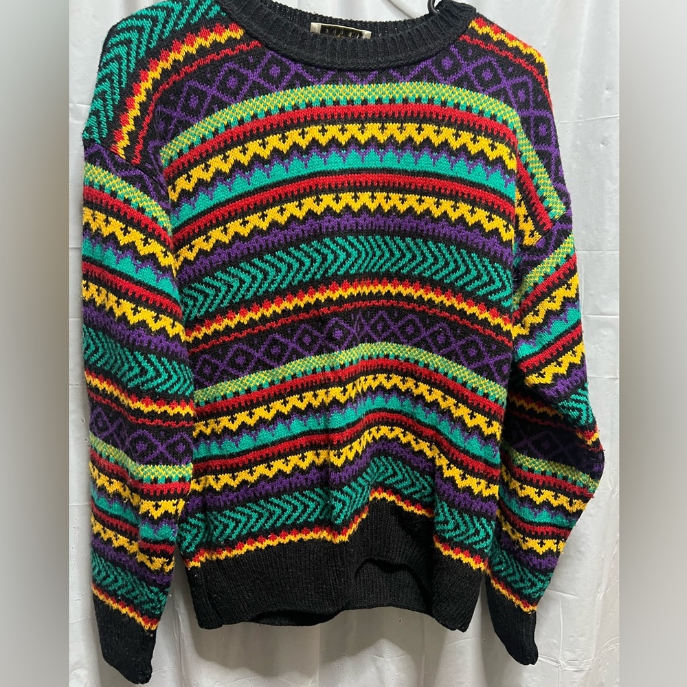 Vintage Sakura Sport Colorful Stripes in Black Background Sweater Size Large